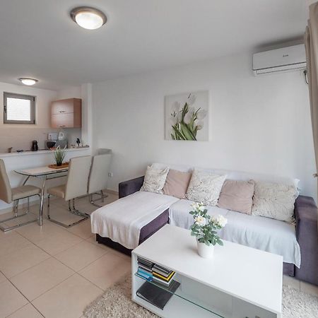 Sea View Two Bedroom Family Apartment With Pool - Sunset Ivanovici Bečići Εξωτερικό φωτογραφία