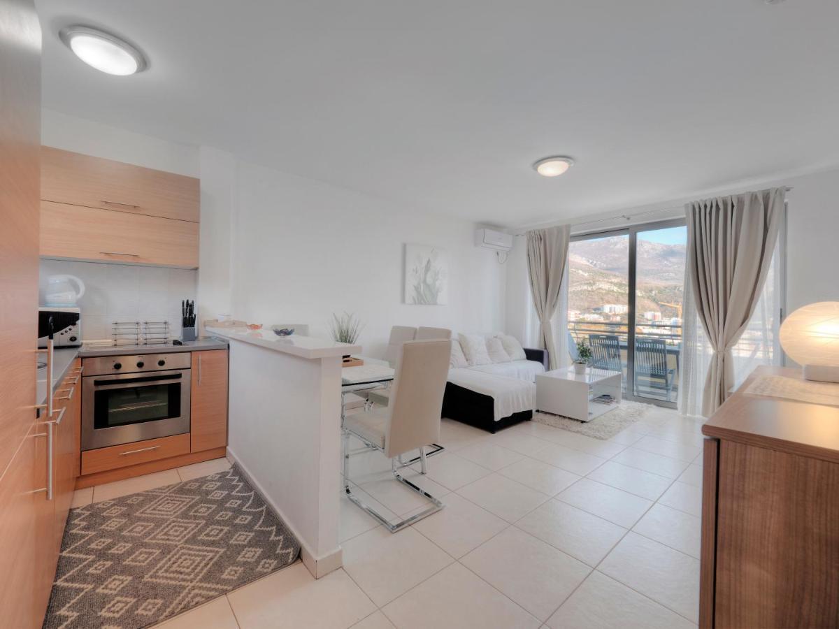 Sea View Two Bedroom Family Apartment With Pool - Sunset Ivanovici Bečići Εξωτερικό φωτογραφία