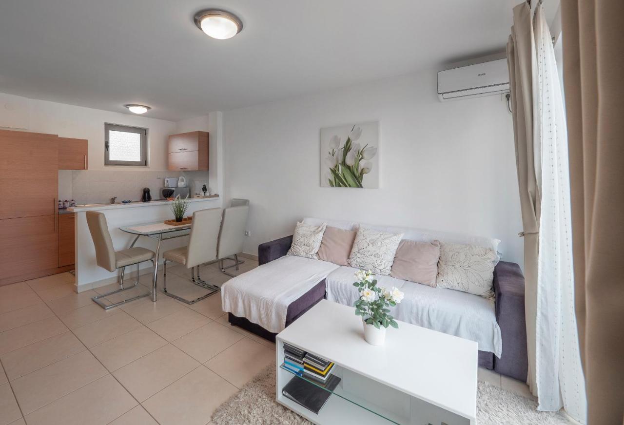 Sea View Two Bedroom Family Apartment With Pool - Sunset Ivanovici Bečići Εξωτερικό φωτογραφία